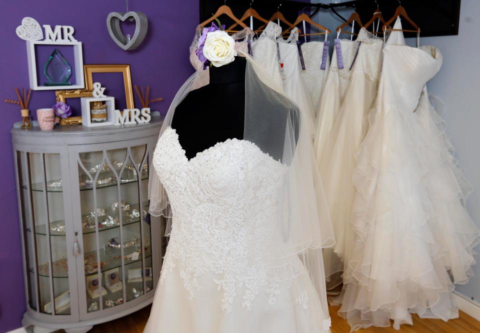 Celebrating Curves - the bridal studio devoted to curvaceous fuller figure  brides in sizes 16 to 30 plus - Blog - Celebrating Curves - the bridal  studio devoted to curvaceous fuller figure brides in sizes 14 to 34 plus.